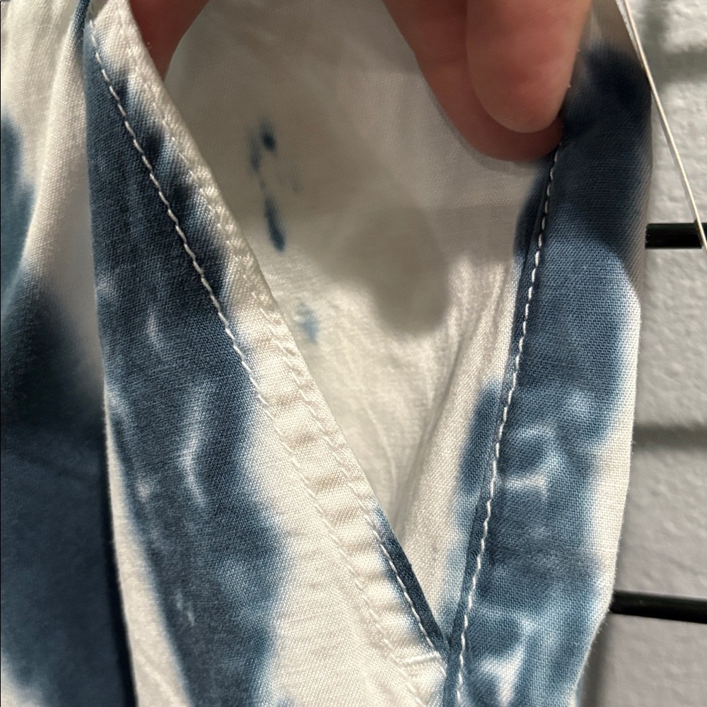 Juicy Couture Blue and White Tie-Dye Pants - Picture 4 of 8